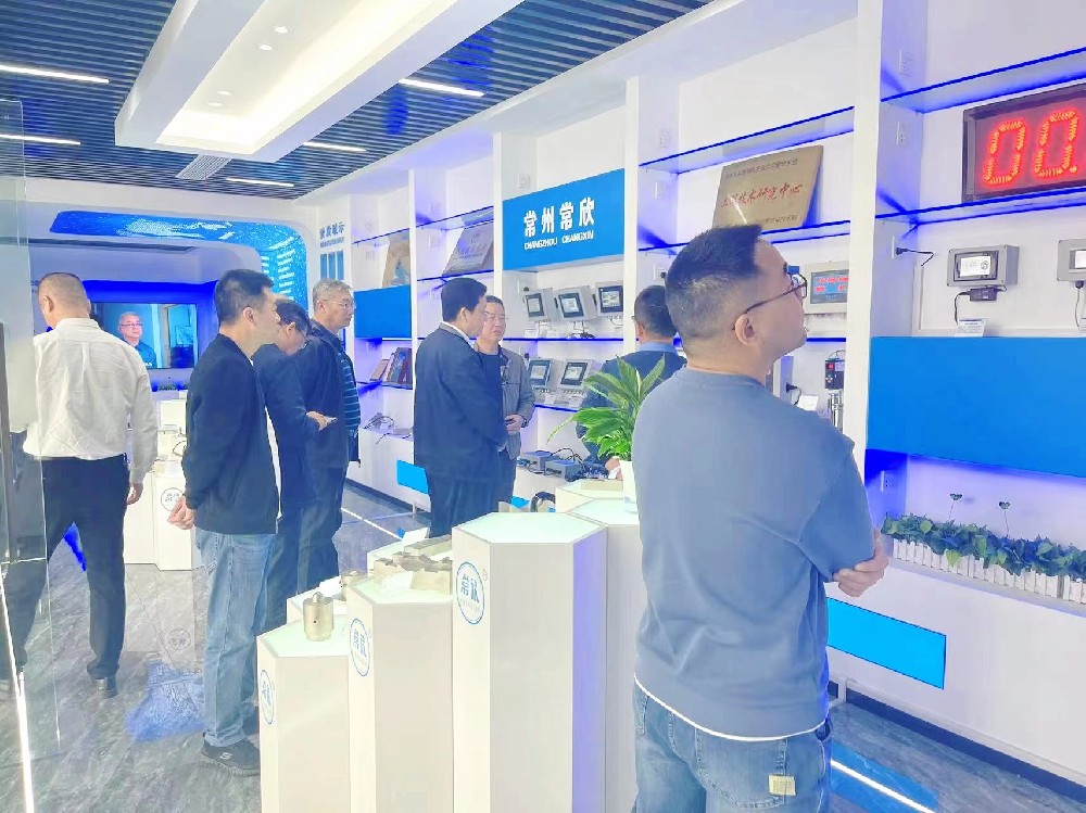 熱烈祝賀中國重型機(jī)械工業(yè)協(xié)會橋式起重機(jī)專業(yè)委員會九屆八次理 事會暨十屆一次會員大會在江蘇省常州市召開順利召開并圓滿結(jié)束！
